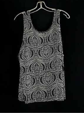 Chico's Black and White Printed Scoop Neck Tank